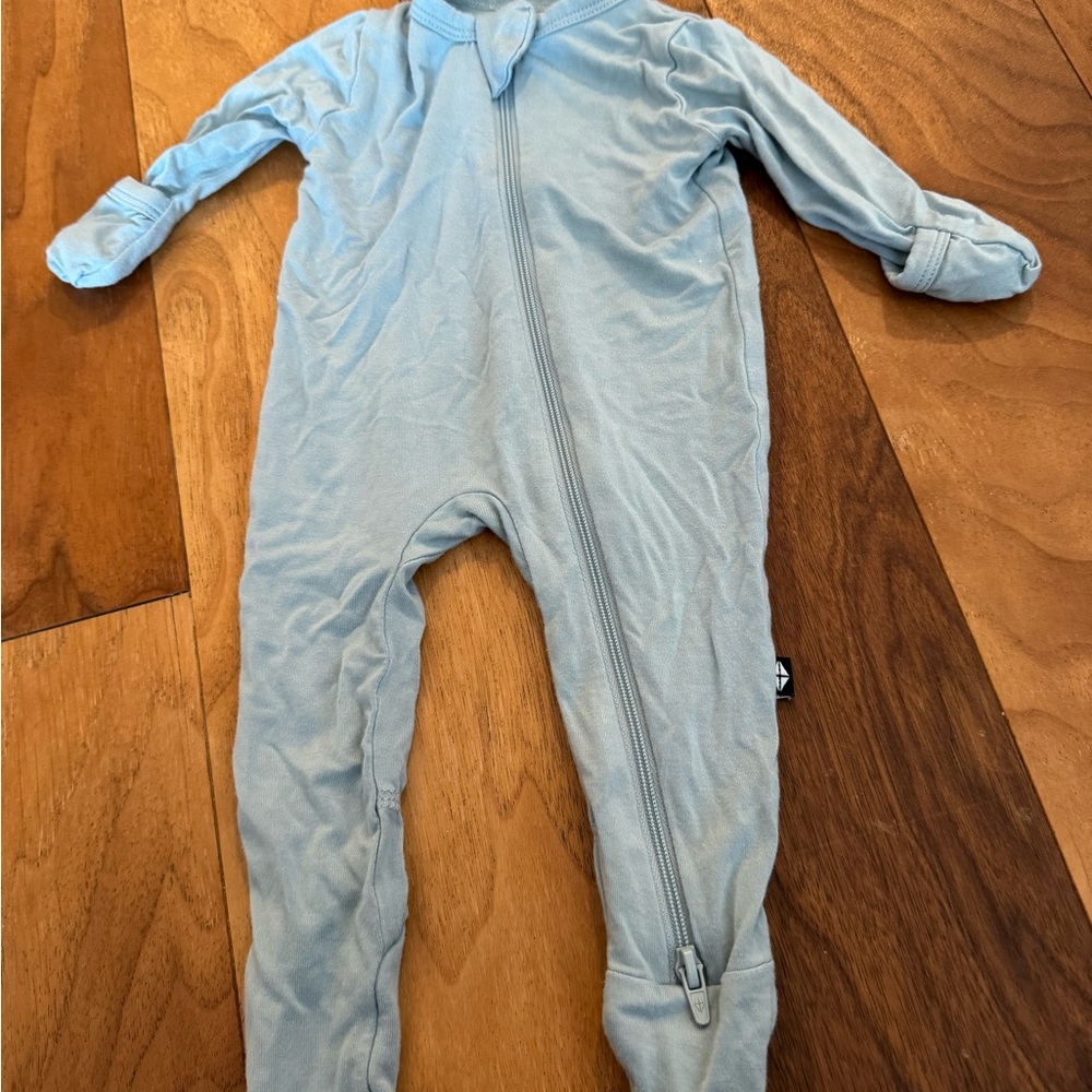 TWO Kyte BABY footies